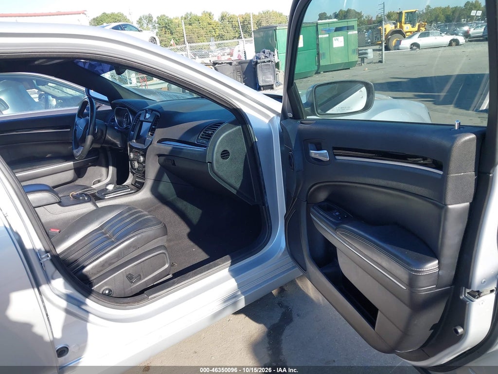 Chrysler 300 2021