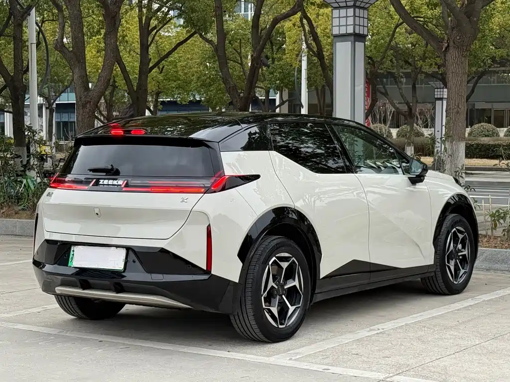 Zeekr X 2025
