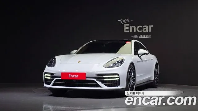 Porsche Panamera 2021