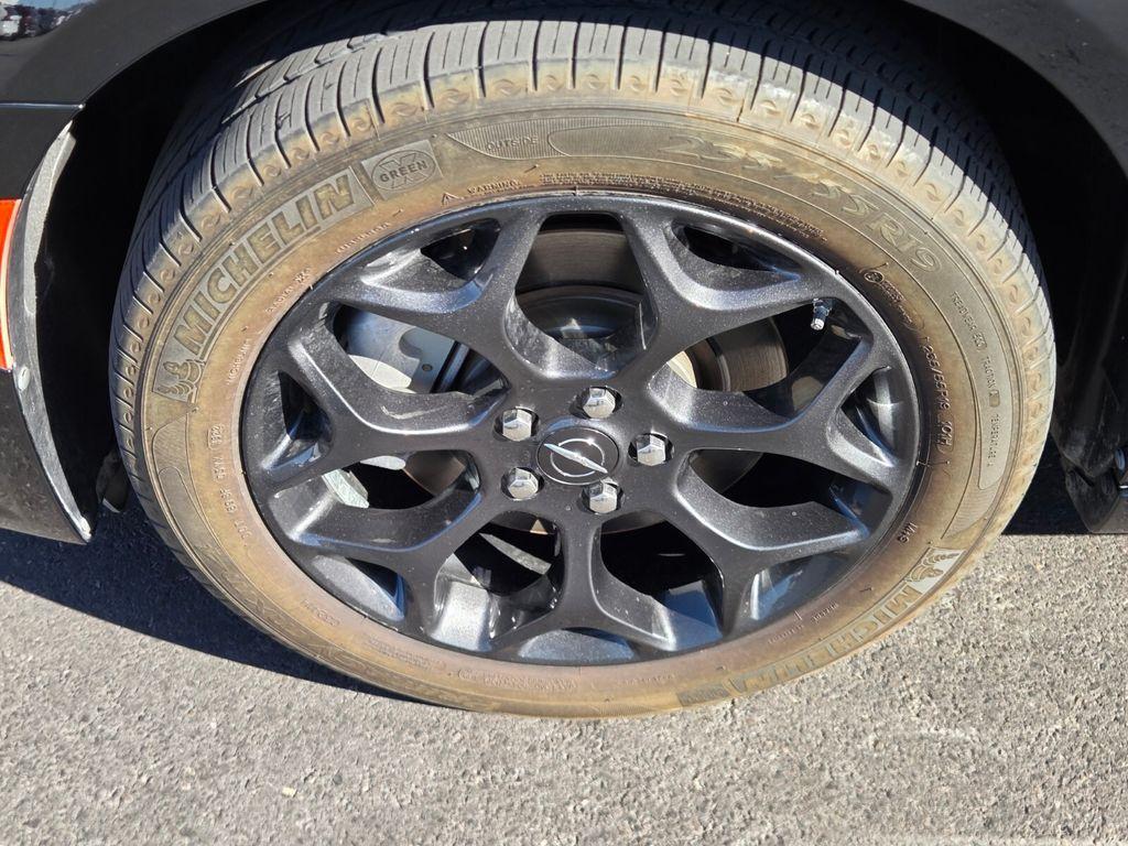Chrysler 300 2023