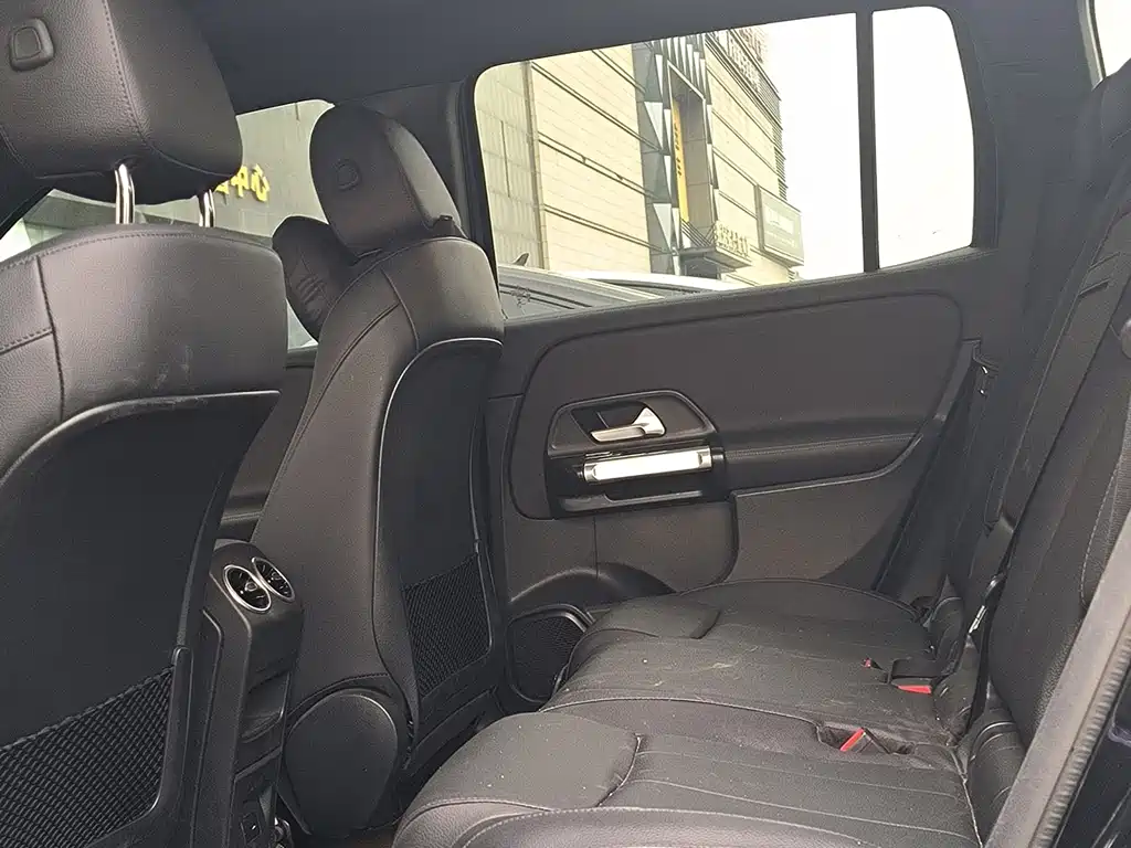 Mercedes-Benz GLB 2023