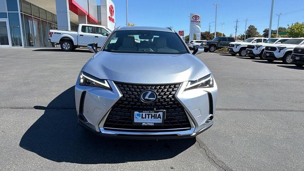 Lexus UX 2023