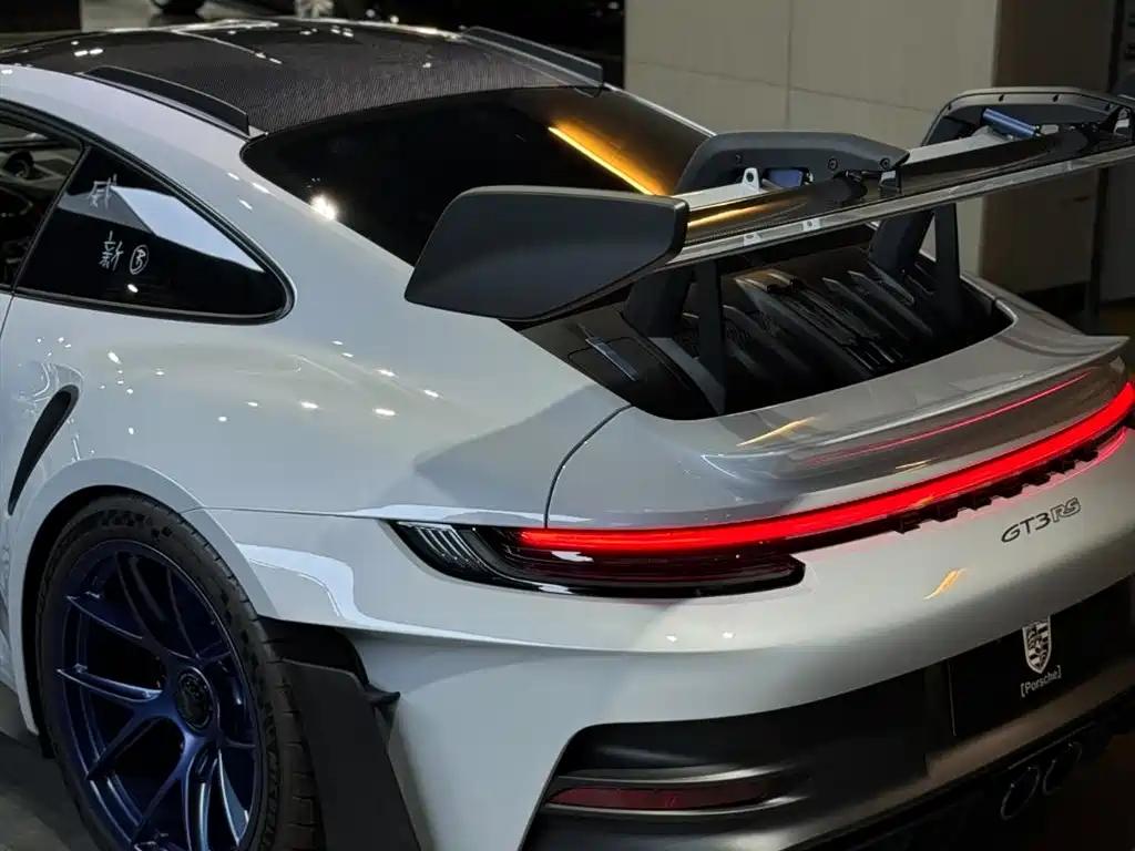 Porsche 911 2025