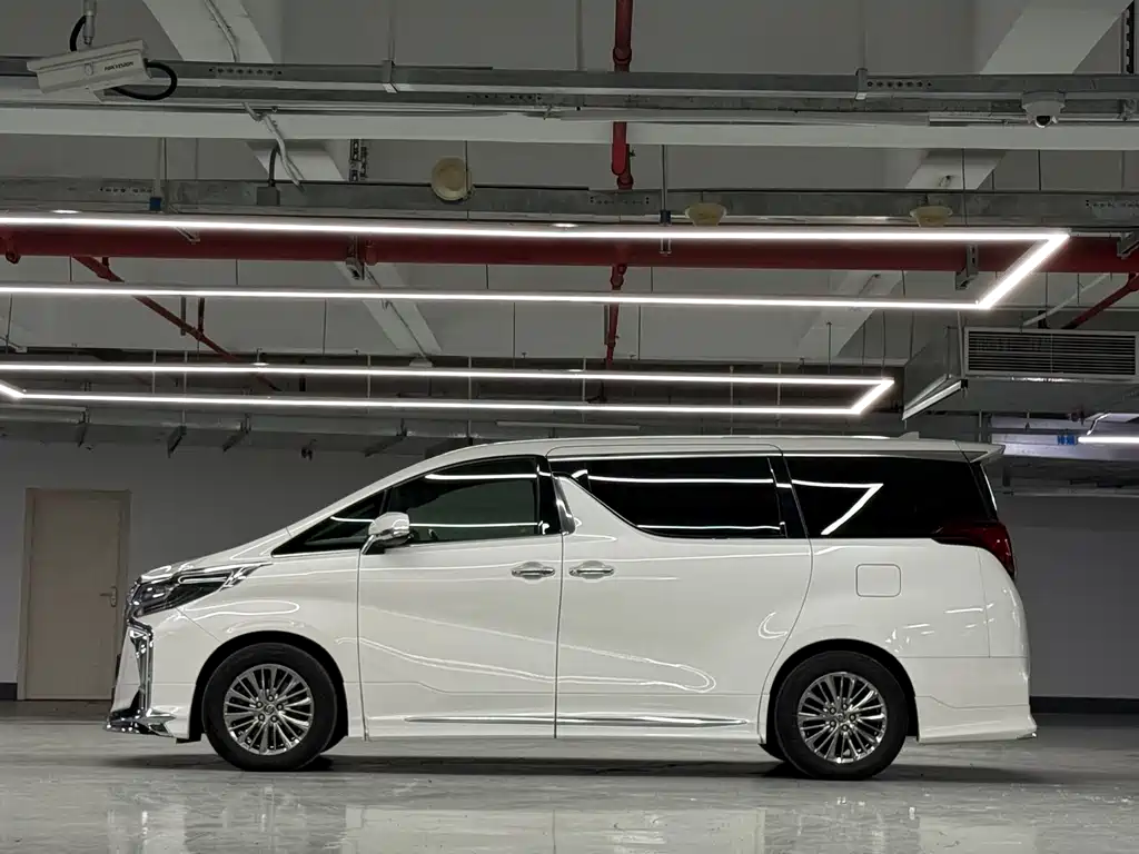 Toyota Alphard 2023