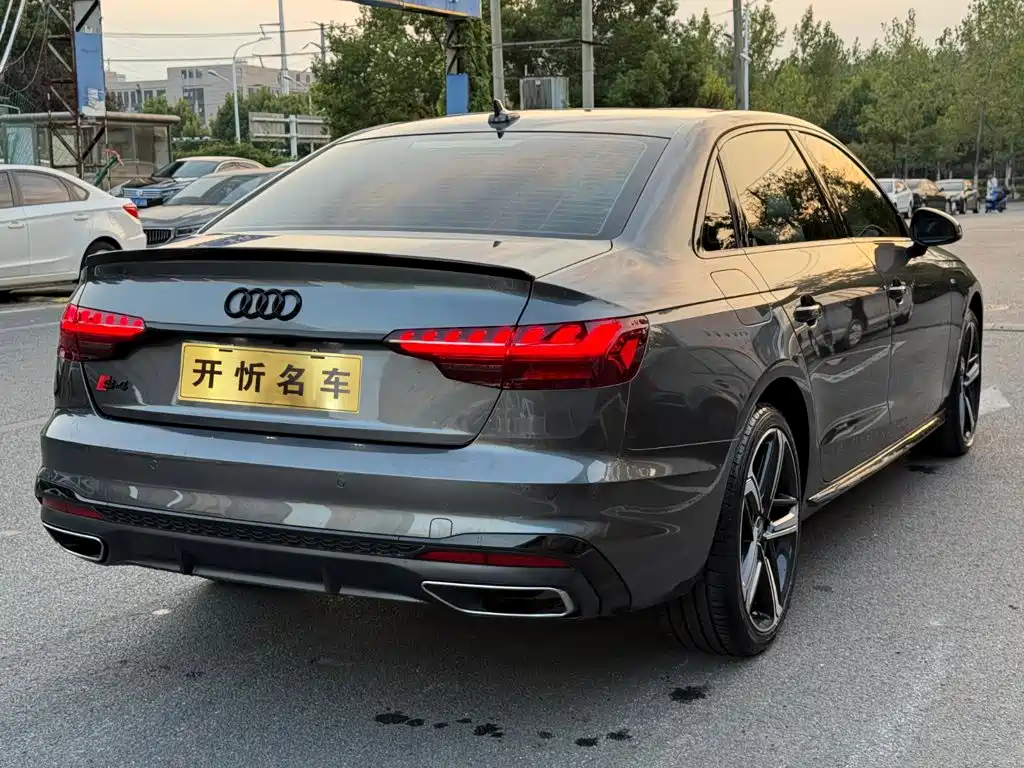 Audi A4 2024