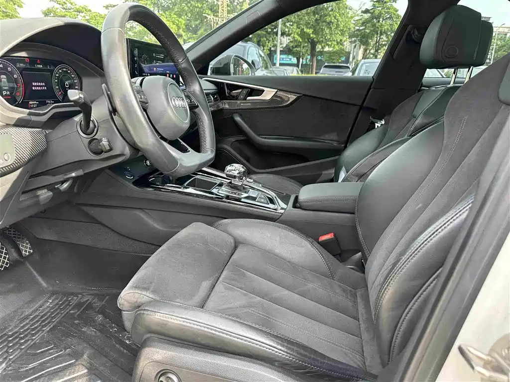 Audi A4 2023