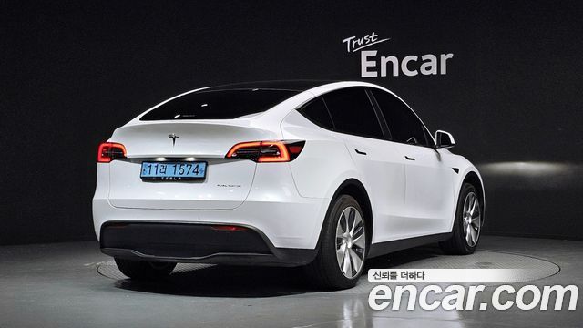 Tesla Model Y 2021