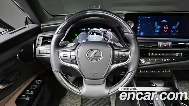 Lexus ES 2024