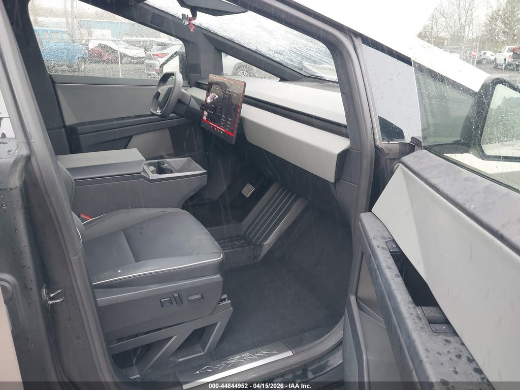 Tesla Cybertruck 2025