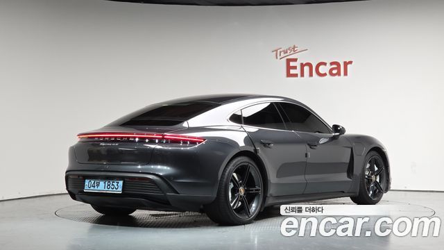 Porsche Taycan 2021