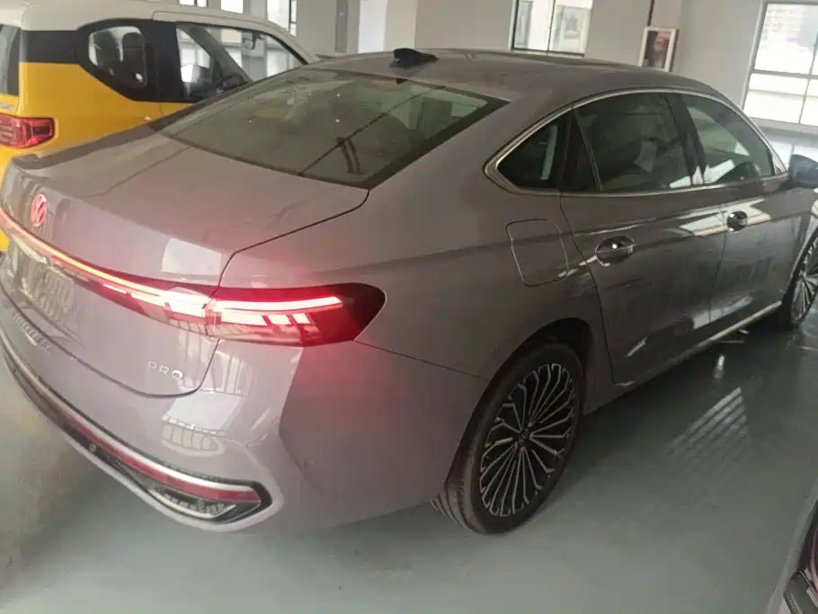 Volkswagen Passat 2024