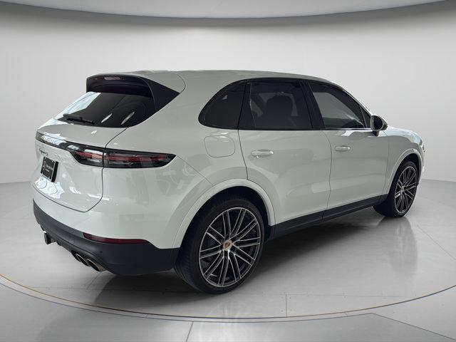 Porsche Cayenne 2021
