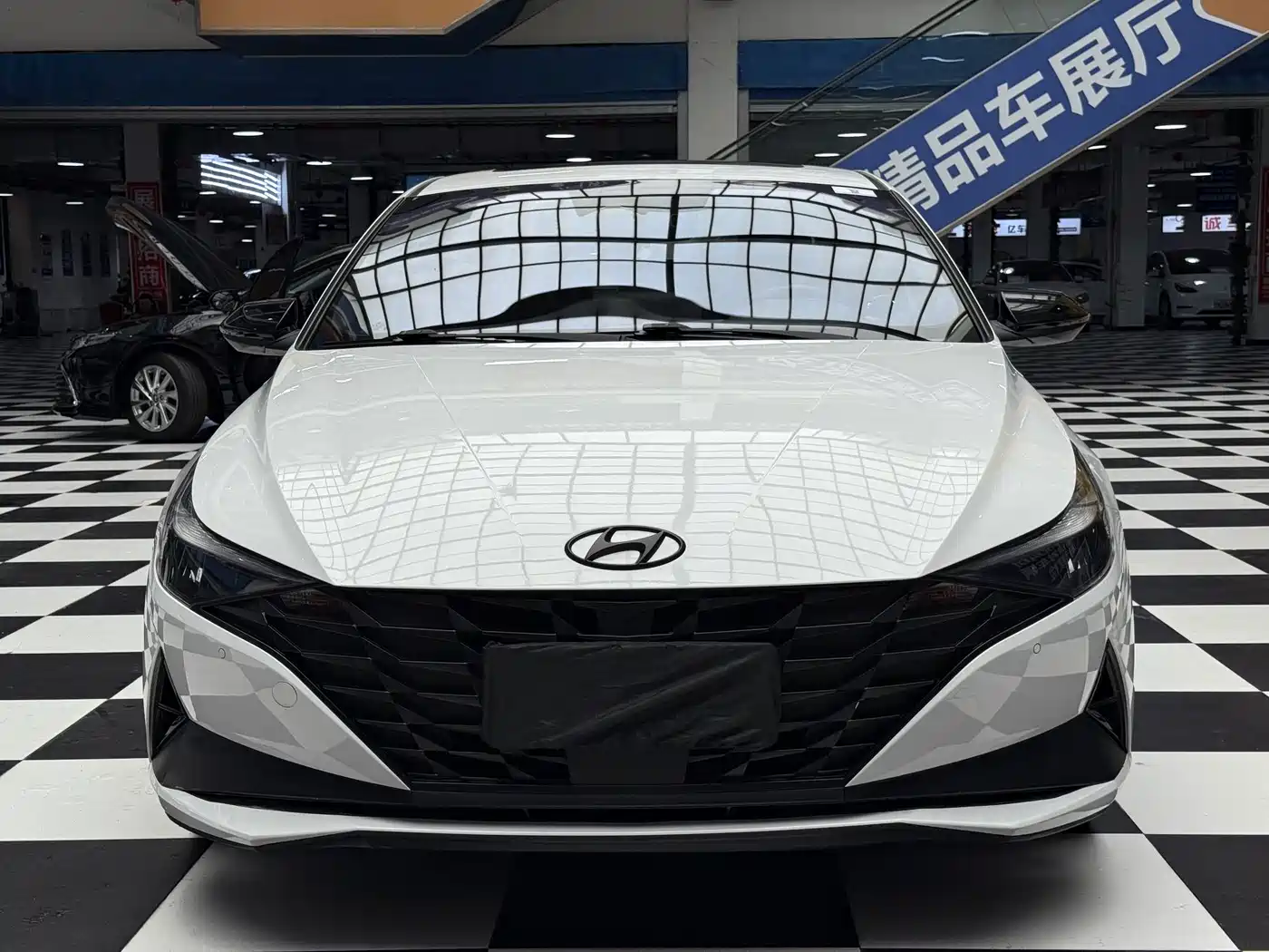Hyundai Elantra 2023