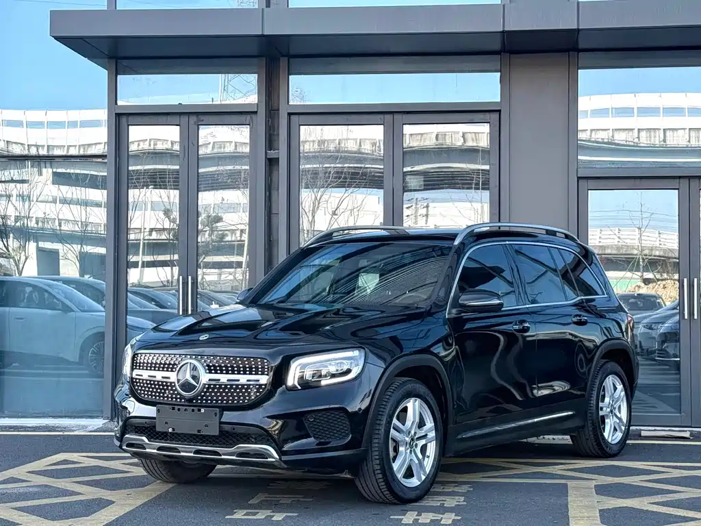 Mercedes-Benz GLB 2023