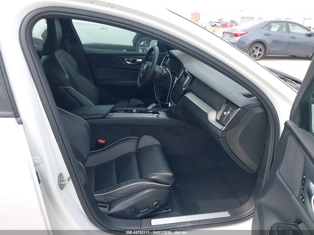 Volvo S60 2024