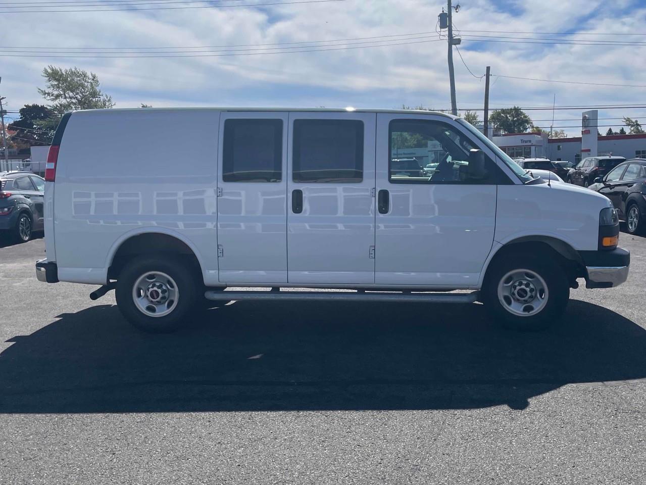 GMC Savana 2023