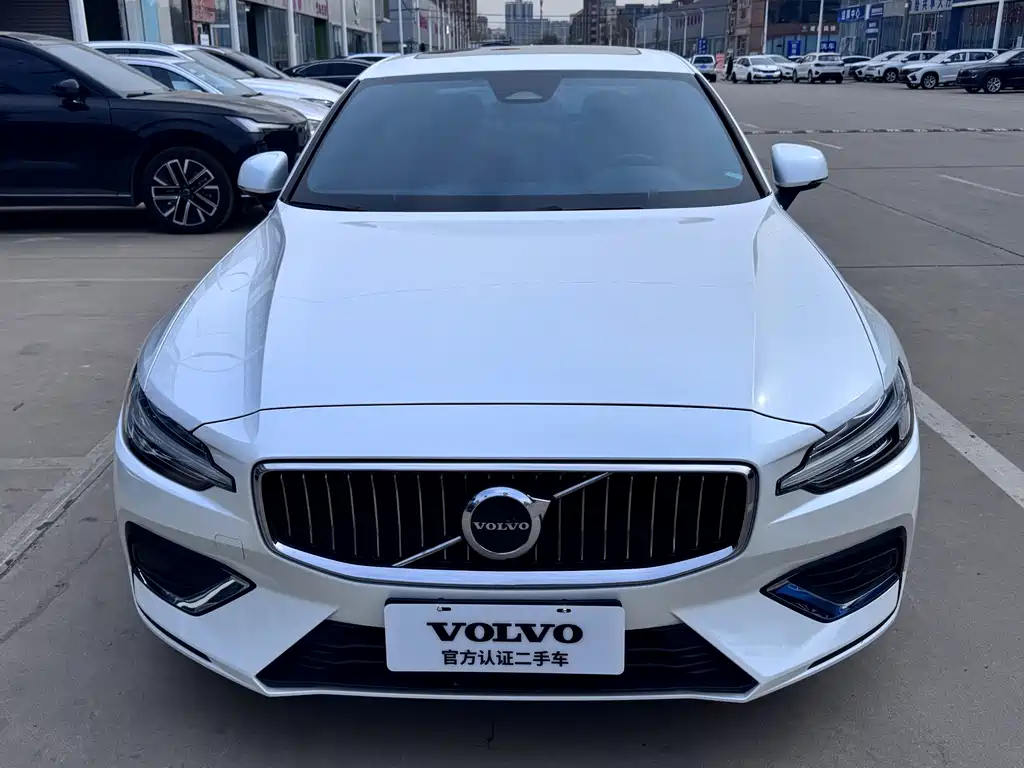 Volvo S60 2023