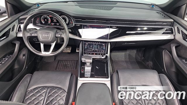 Audi Q8 2021