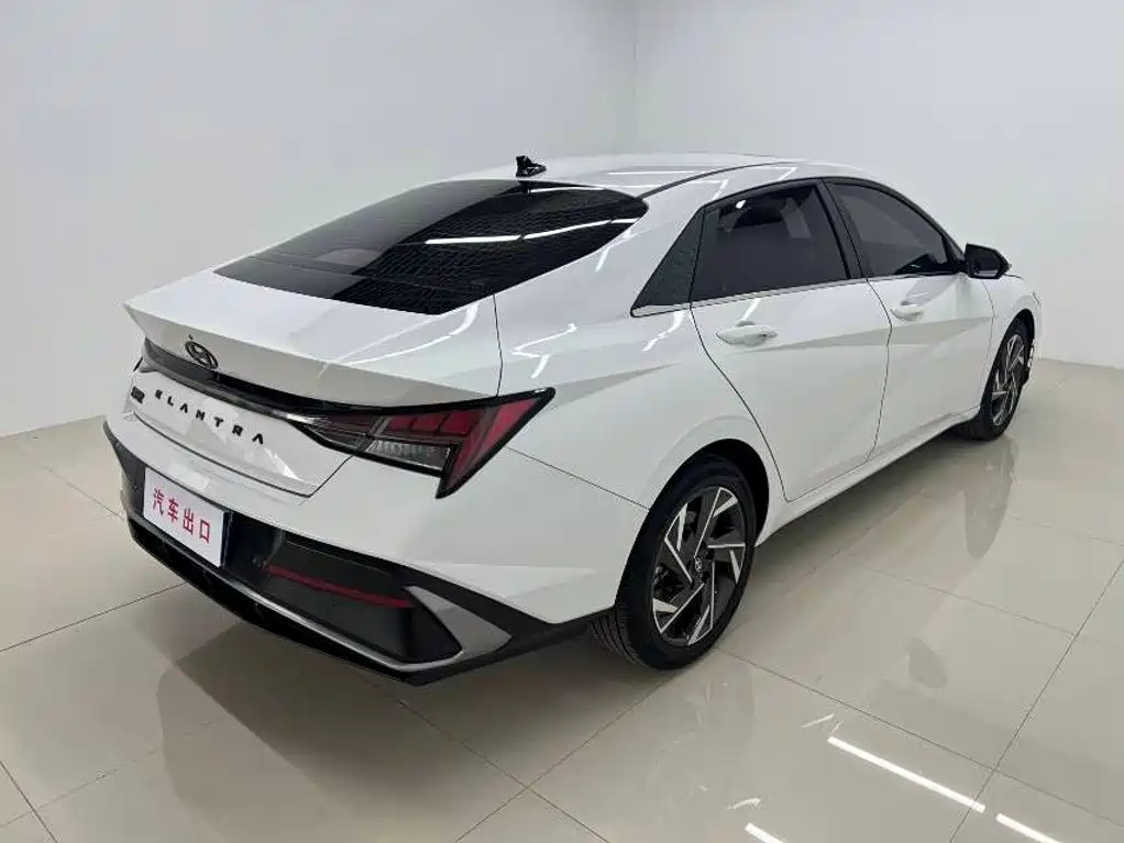 Hyundai Elantra 2023