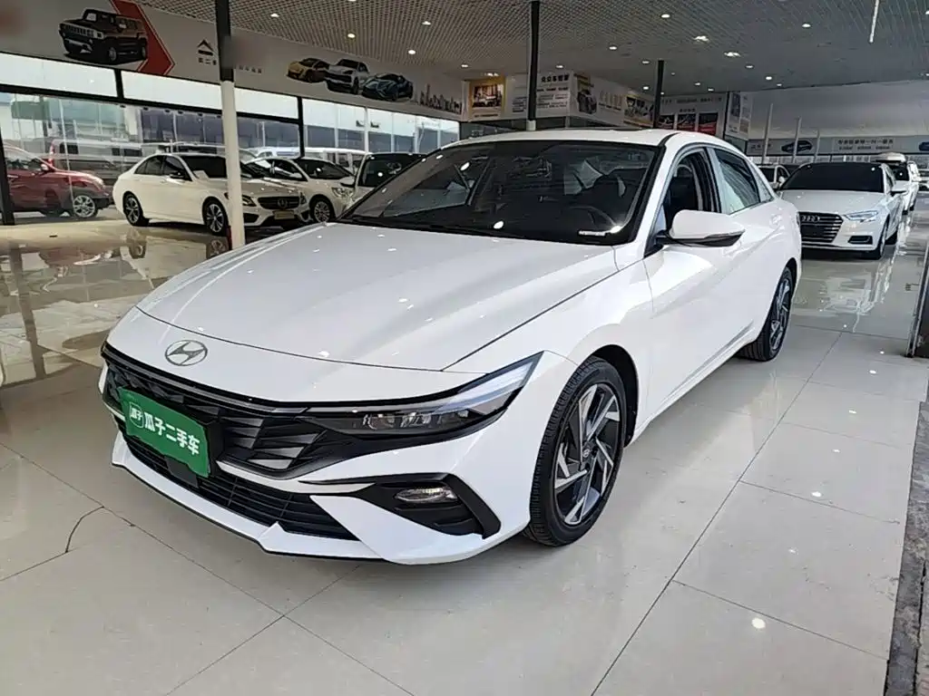 Hyundai Elantra 2024