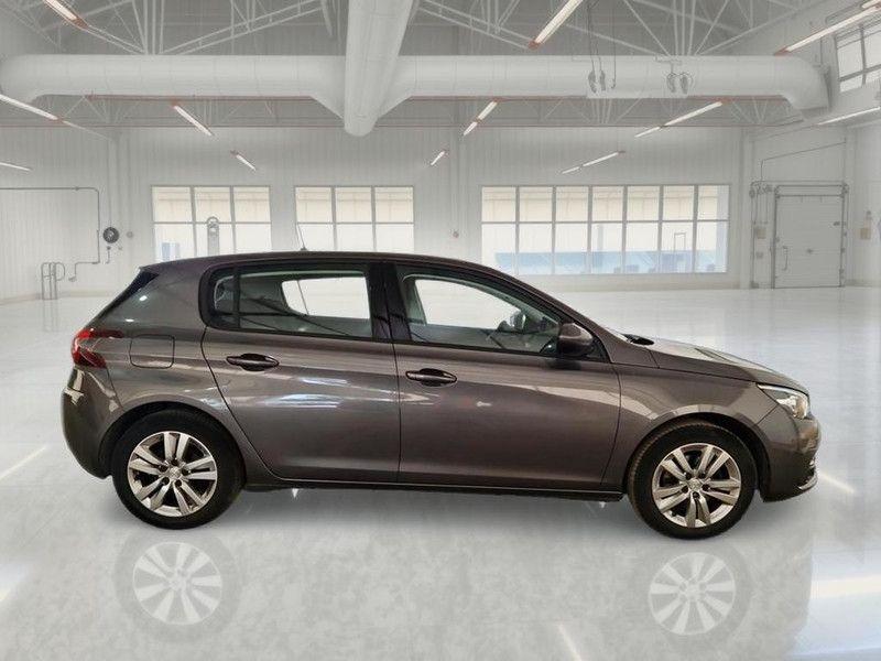 Peugeot 308 2021