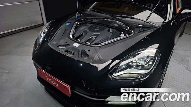 Porsche Panamera 2023
