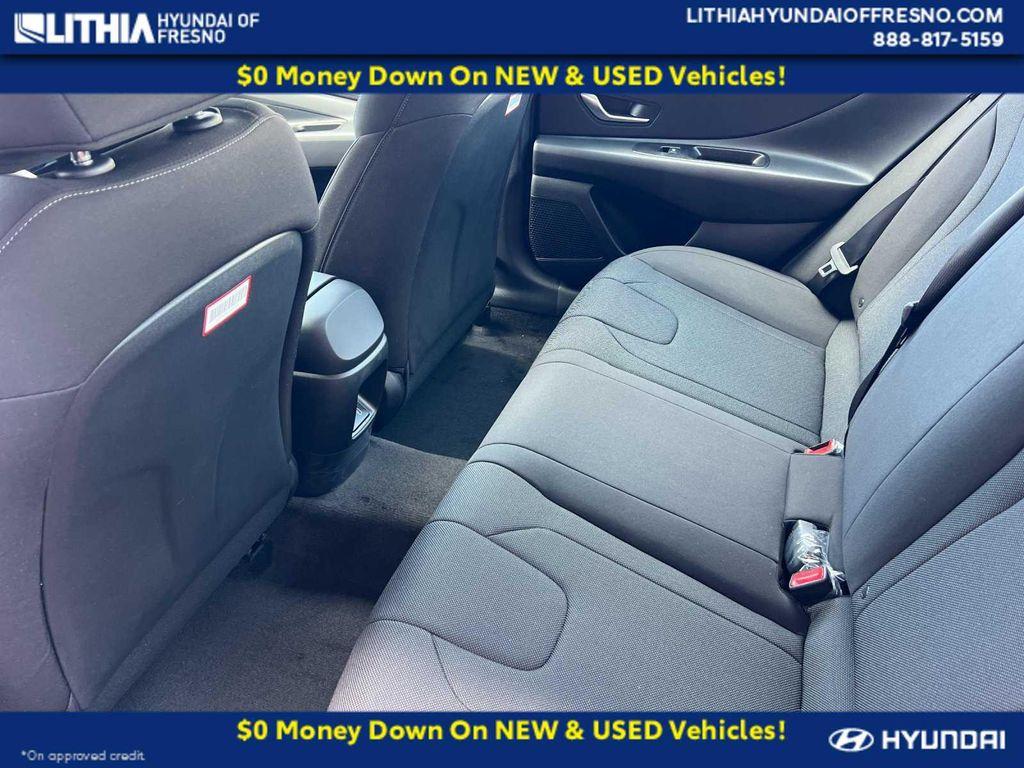 Hyundai Elantra 2025