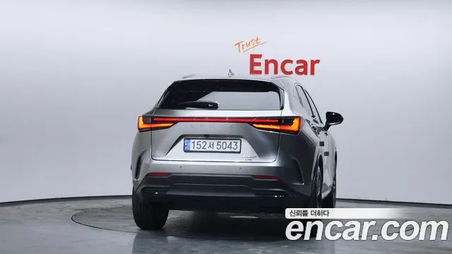 Lexus NX 2023