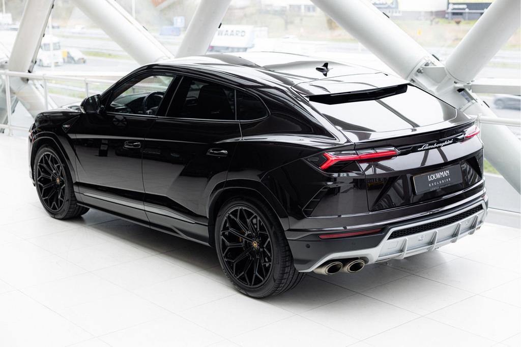 Lamborghini Urus 2021