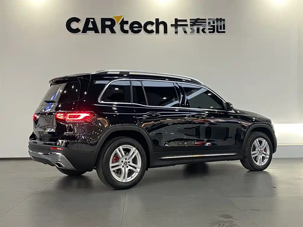 Mercedes-Benz GLB 2023