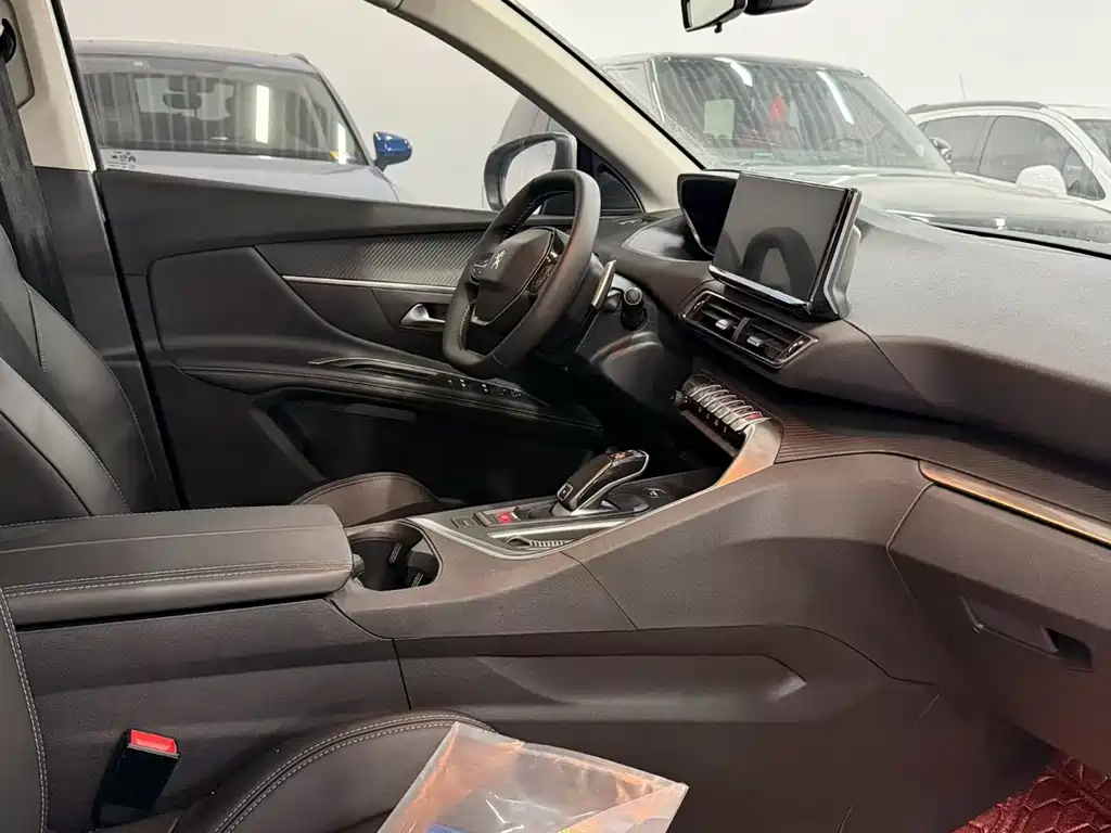 Peugeot 5008 2023