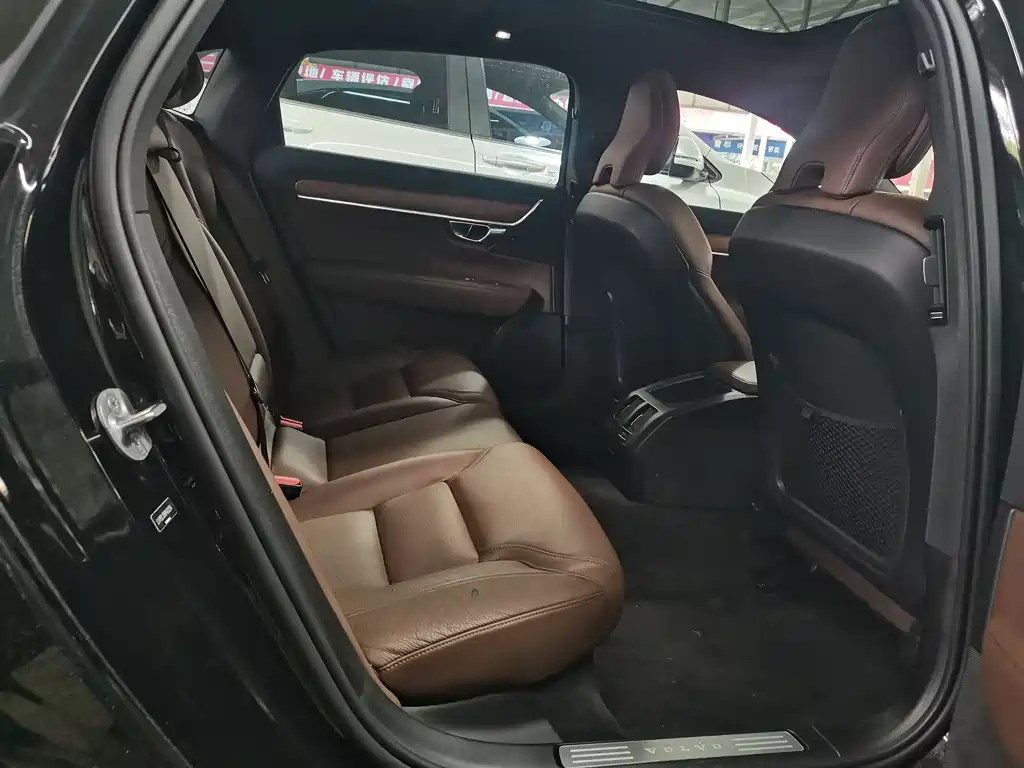 Volvo S90 2024