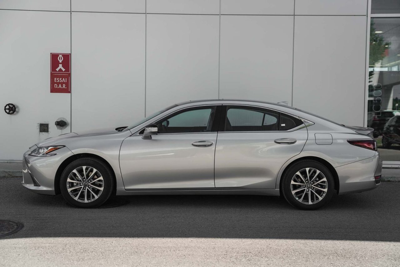 Lexus ES 2025