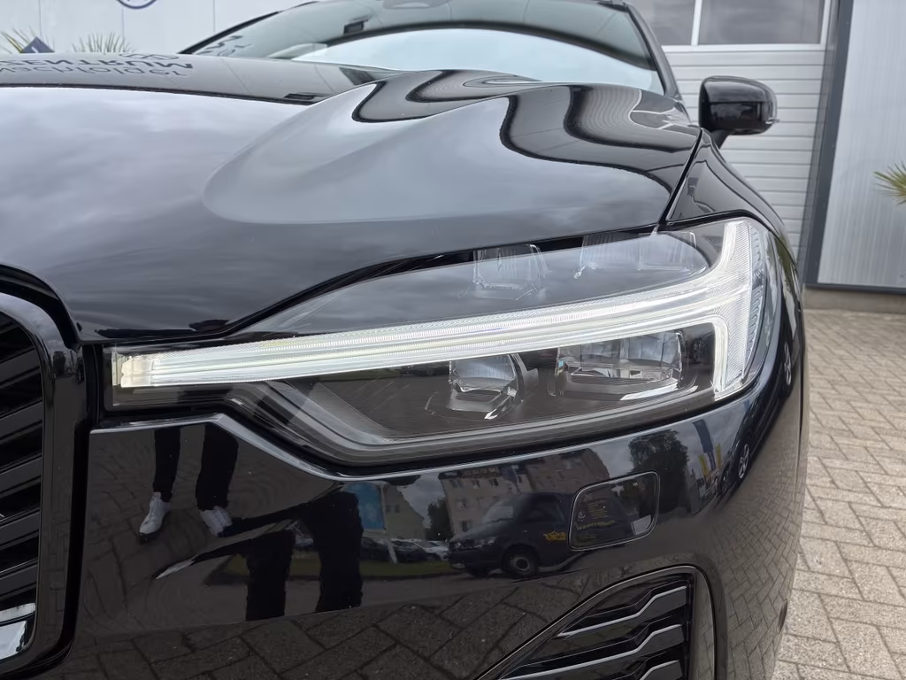 Volvo XC60 2025