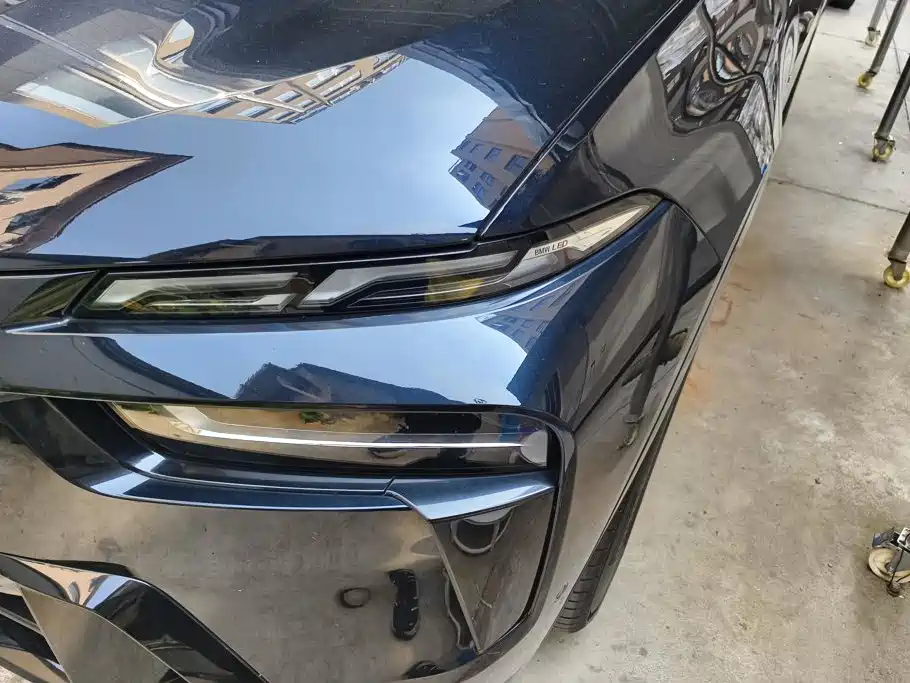 BMW X7 2025