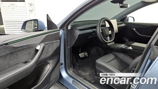 Tesla Model Y 2025