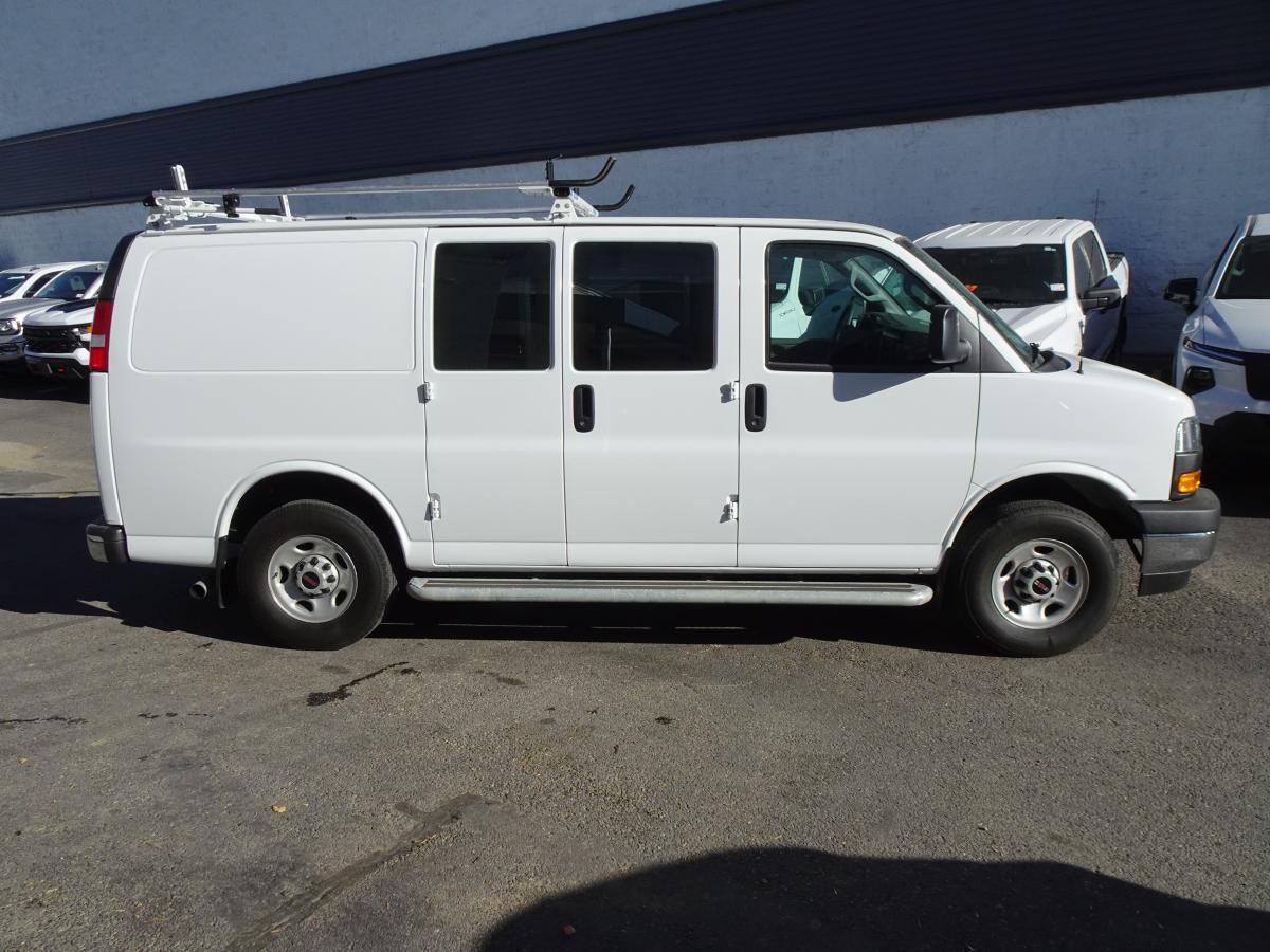 GMC Savana 2023