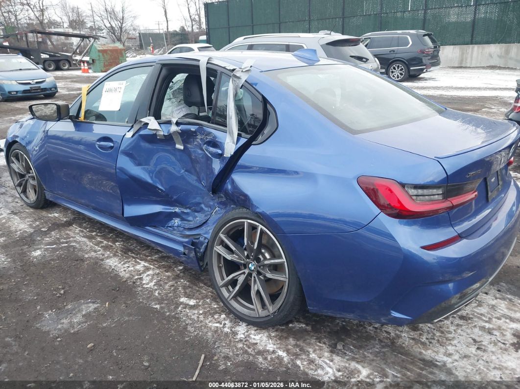 BMW 3 серии 2022