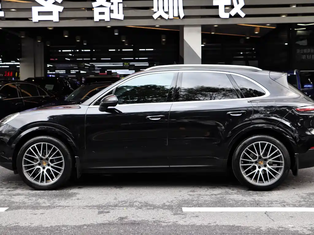 Porsche Cayenne 2022