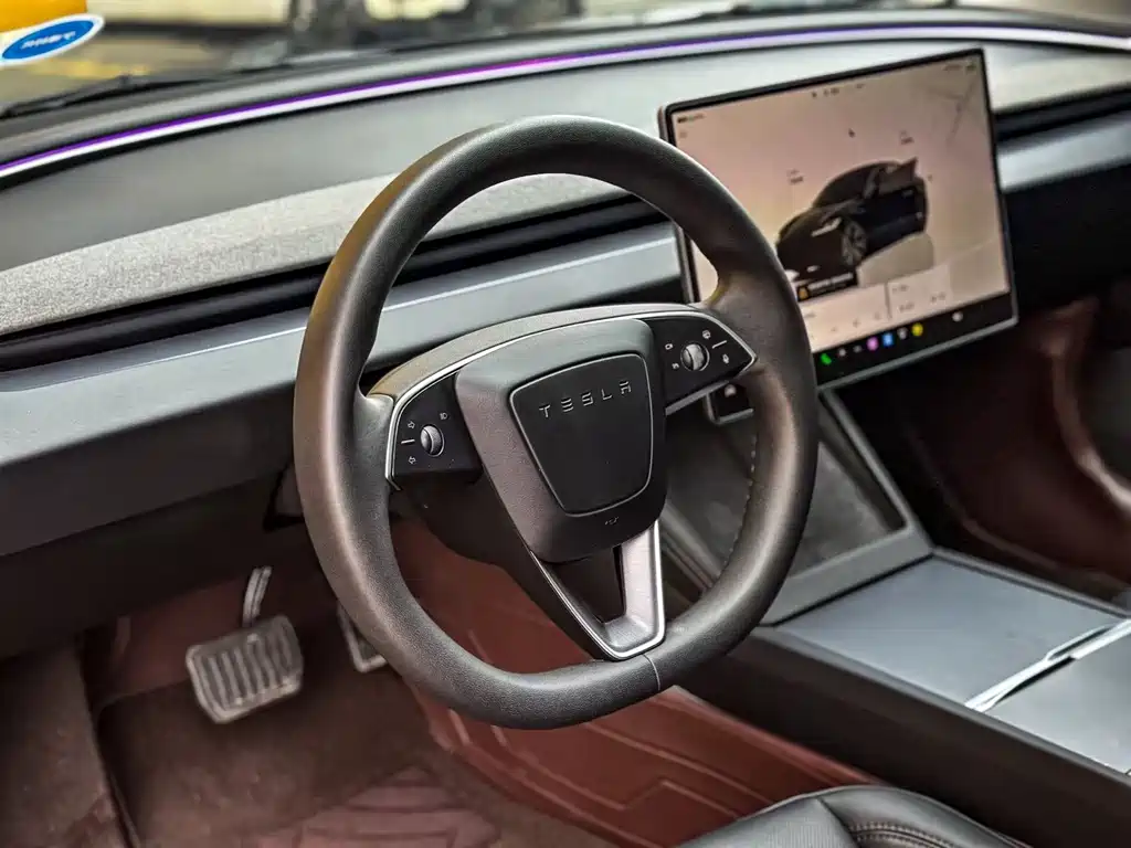Tesla Model 3 2024
