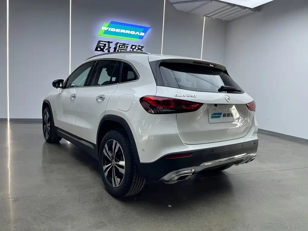 Mercedes-Benz GLA 2023