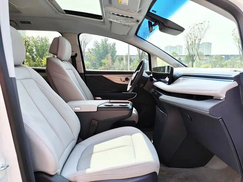 Buick GL8 2025