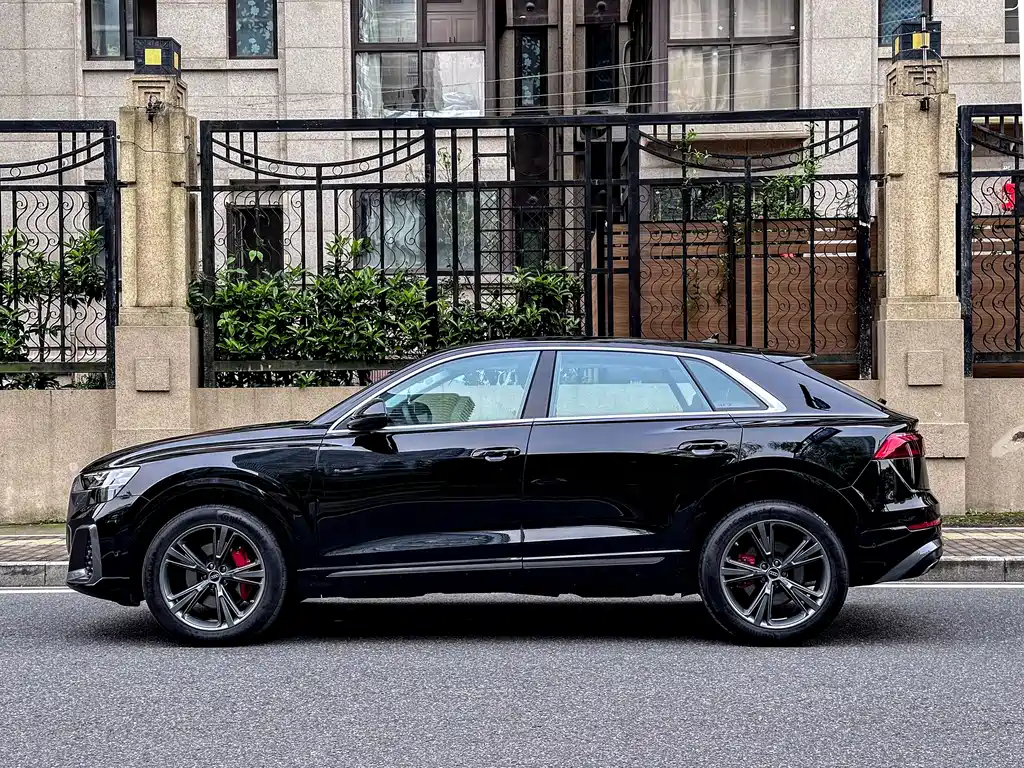 Audi Q8 2025