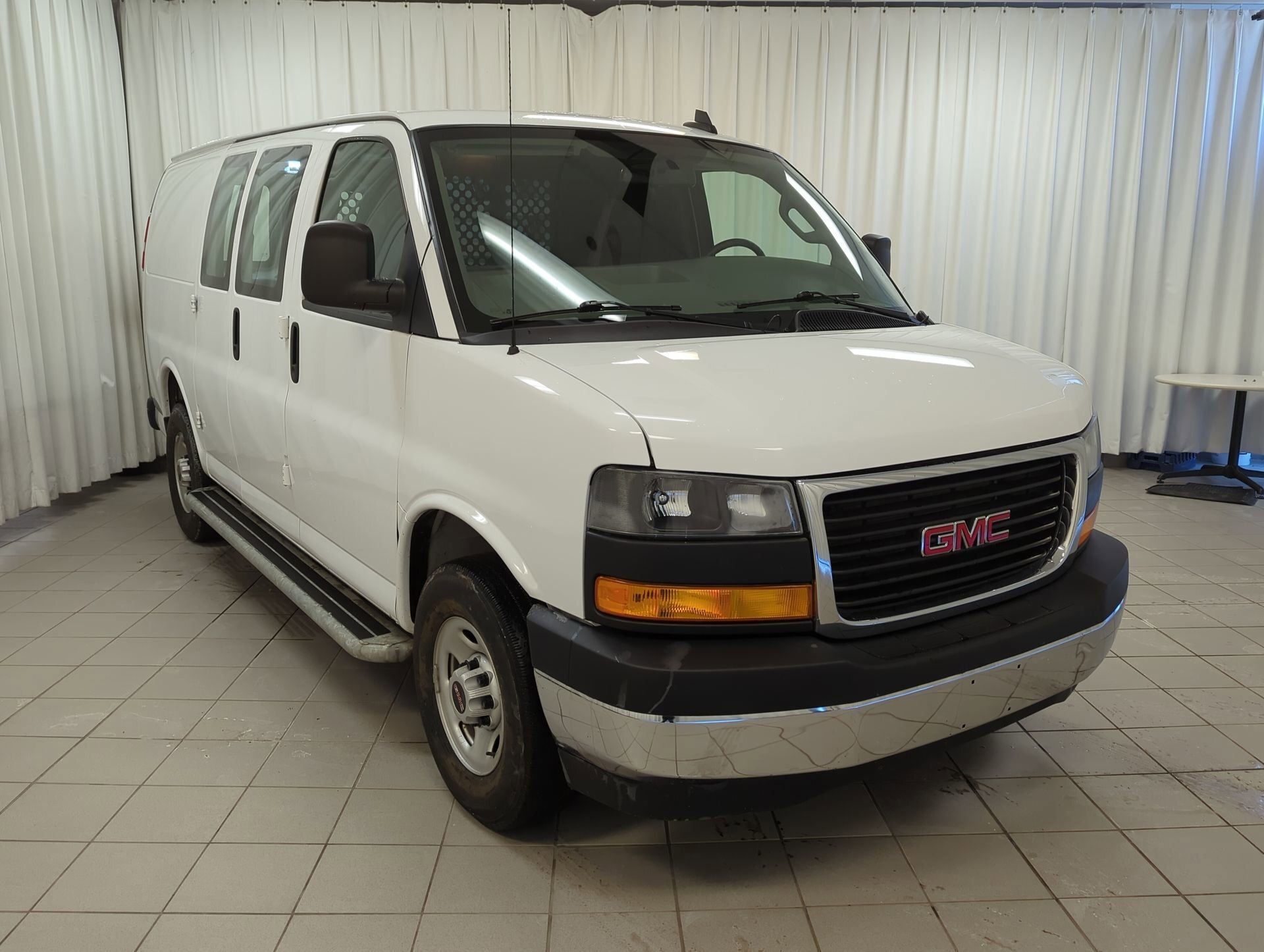 GMC Savana 2023