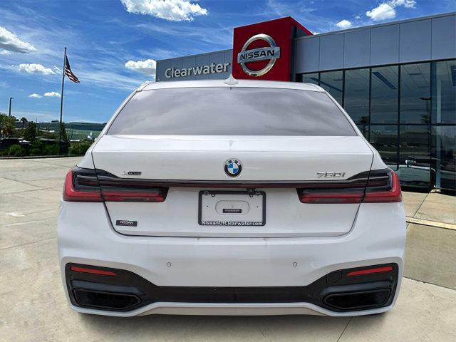 BMW 750 2022