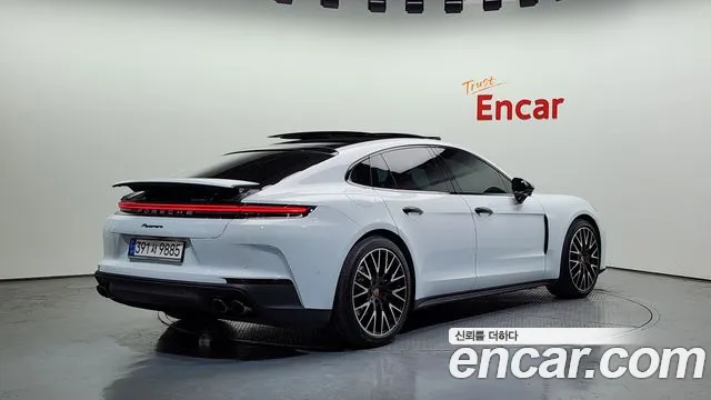 Porsche Panamera 2024