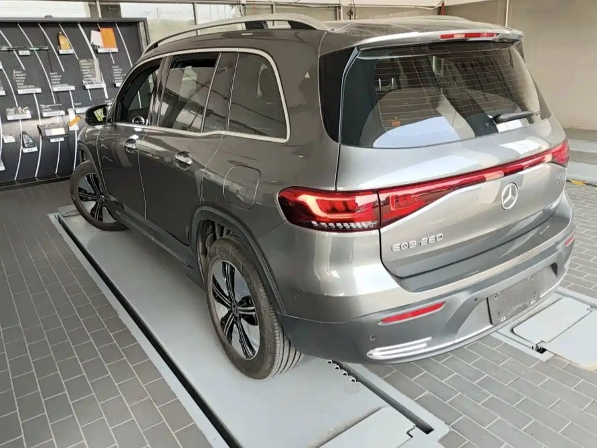 Mercedes-Benz EQB 2023