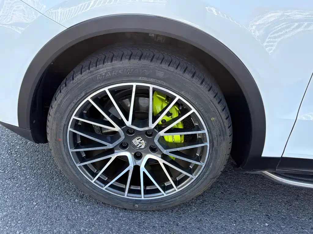 Porsche Cayenne 2021