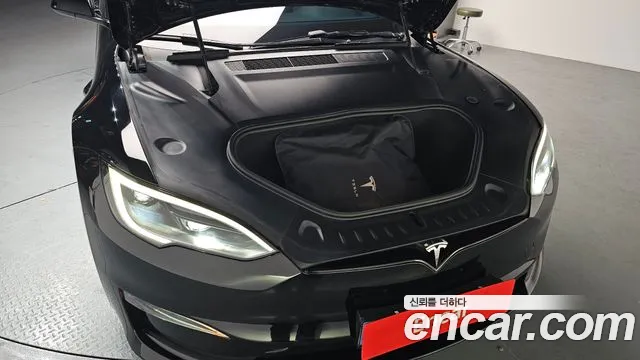 Tesla Model S 2023