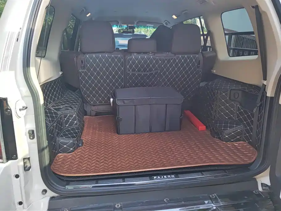 Mitsubishi Pajero 2020
